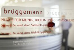Entrance area of ​​the practice for oral, maxillofacial and facial surgery in Braunschweig